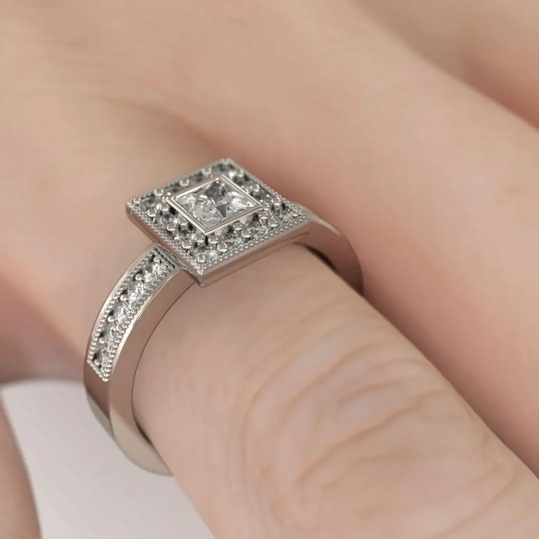 Anillo de Compromiso Halo Aevum Oro Blanco 18KT Anillo de Compromiso Halo Aevum Oro Blanco 18KT - Imagen 4