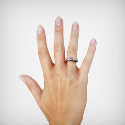 Anillo de Compromiso Quintillo Hibiscus Pink Oro Blanco 18kt Alternative view of Anillo de Compromiso Quintillo Hibiscus Pink Platino