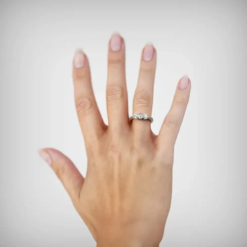 Alternative view of Anillo de Compromiso Tricillo Spica Oro Blanco 18kt