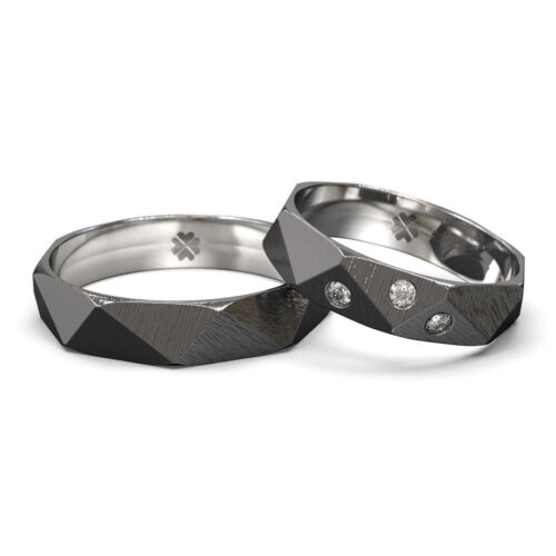 Argollas de Matrimonio Martillada Triangular Oro Blanco 18kt o Platino Alternative view of Argollas de Matrimonio Martillada Triangular Oro Blanco 18kt o Platino