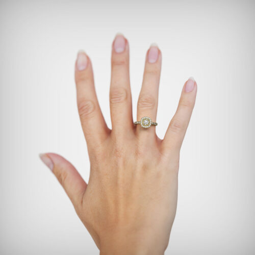 Anillo Halo Aello Oro Amarillo 18kt Alternative view of Anillo Halo Aello Oro Amarillo 18kt