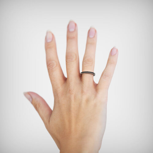 Anillo Cintillo Noir Platino Alternative view of Anillo Cintillo Noir Platino