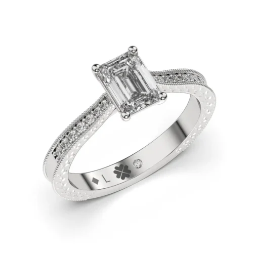Anillo de Compromiso Vintage Lucille Platino Diamante Corte Esmeralda
