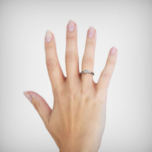 Anillo de Compromiso Solitario Jubar Oro blanco 18kt Alternative view of Anillo de Compromiso Solitario Jubar Platino