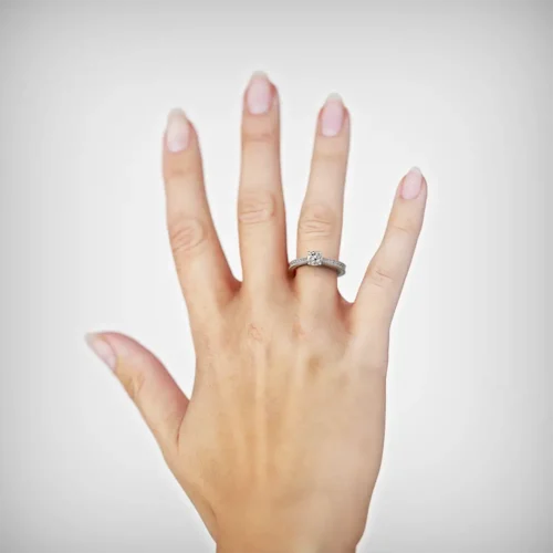 Alternative view of Anillo de Compromiso Vintage Victoria Platino Diamante Corte Brillante